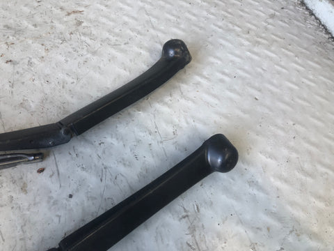 Range Rover L322 Front Windscreen Wiper Arms Pair 2010 to 2013 L29076