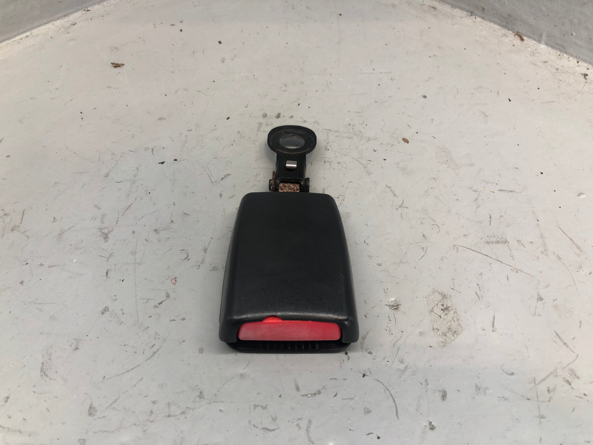 Discovery 2 Seat Belt Buckle Clasp Off Side Rear Land Rover 1998 to 2004 L20076