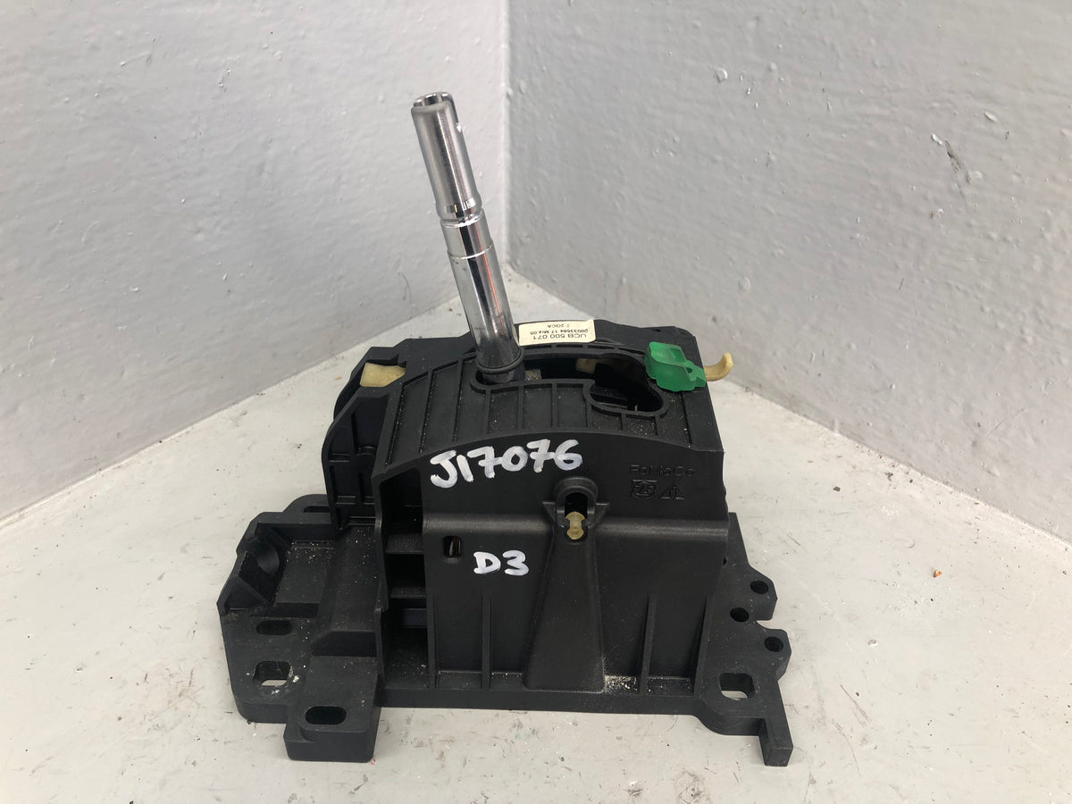 Discovery 3 Automatic Gear Selector Gearstick UCB500071 Land Rover