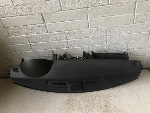 Discovery 3 Dashboard Black with Passenger Airbag for Sat Nav Vehicles K02066