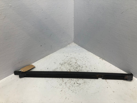 Discovery 2 Weather Strip Seal Near Side Rear Window Trim Land Rover