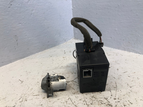 Freelander 2 Ignition Barrel Key Door Lock Land Rover 2006 to 2015 D14106