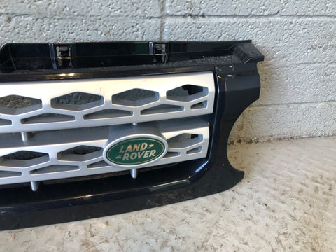 Discovery 4 Grille Front Sumatra Black and Silver Land Rover 2009 To 2016 J23096