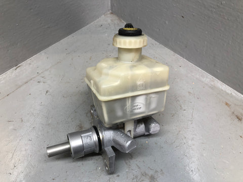 Discovery 3 Brake Master Cylinder with Reservoir Manual Land Rover 2004 to 2009