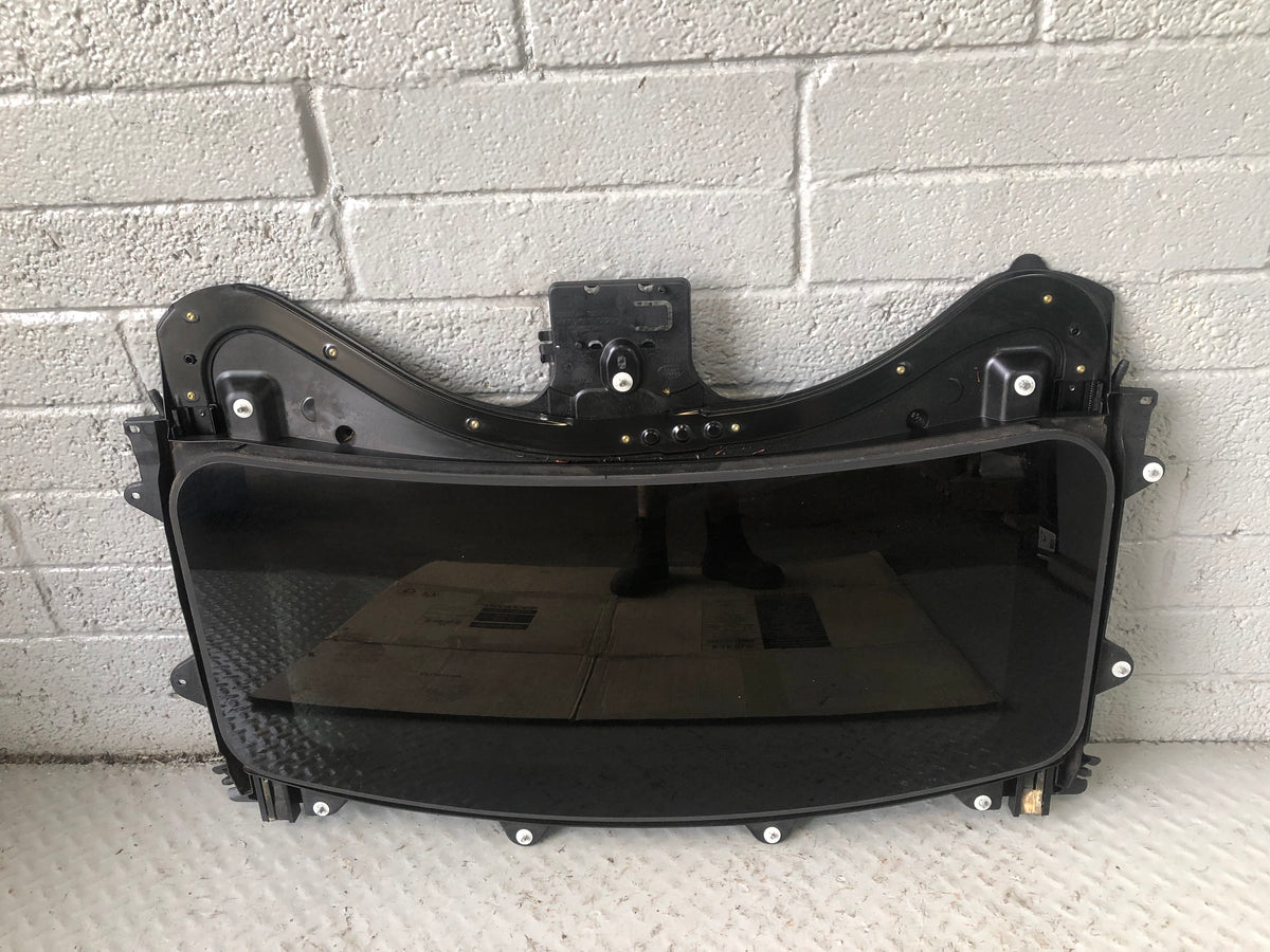 Discovery 3 Sunroof Complete with Motor Blind Land Rover 2004 to 2009 J12086