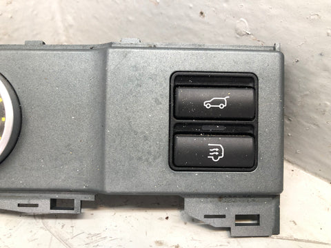 Range Rover L322 Clock Tailgate Release DSC and PDC Controls P7H42-13D734-CA