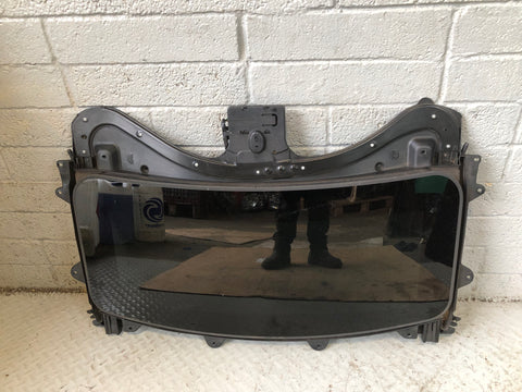 Discovery 4 Sunroof Complete with Motor and Blind Land Rover 2009 to 2016 J23096