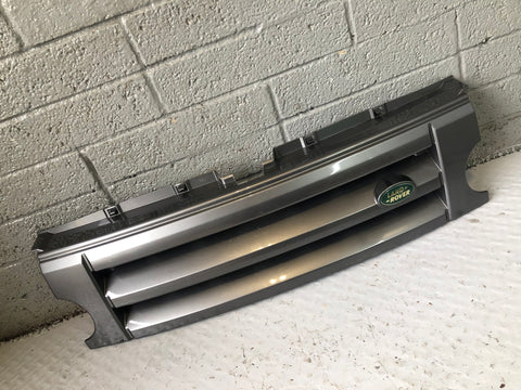 Discovery 3 Grille Front Stornoway Grey 907 Land Rover 2004 to 2009 L07106