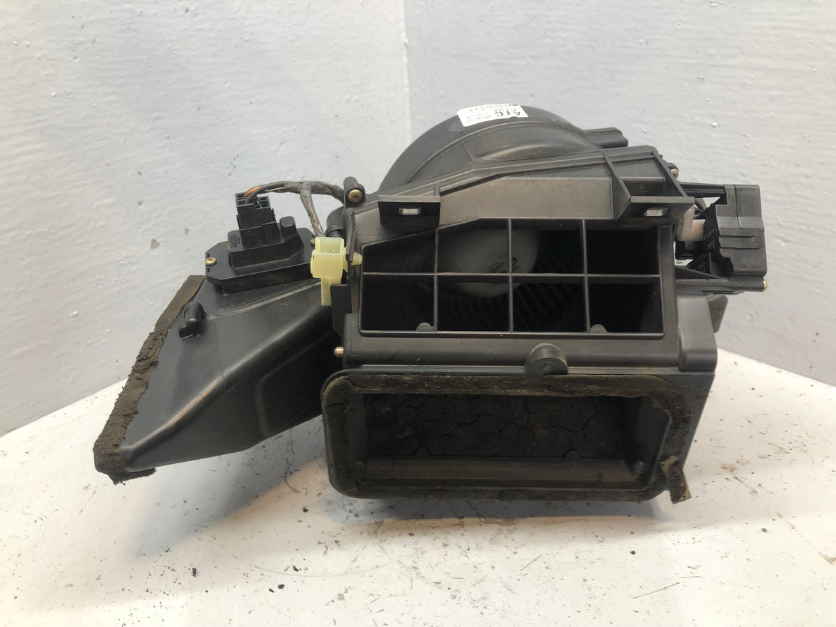 Discovery 2 Heater Blower Motor Assembly JNB000070 Land Rover L318 1998 to 2004