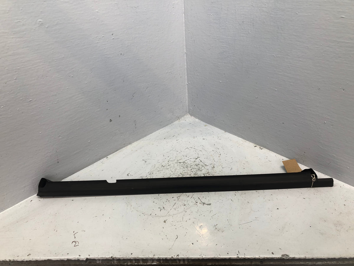 Discovery 2 Weather Strip Seal Off Side Rear Window Trim Land Rover 1998 to 2004
