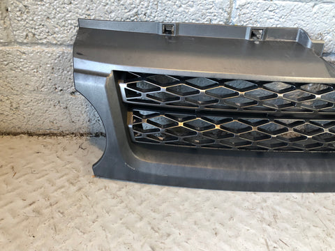 Range Rover Sport Front Grille Facelift in Grey and Silver 2009 to 2013 L28096