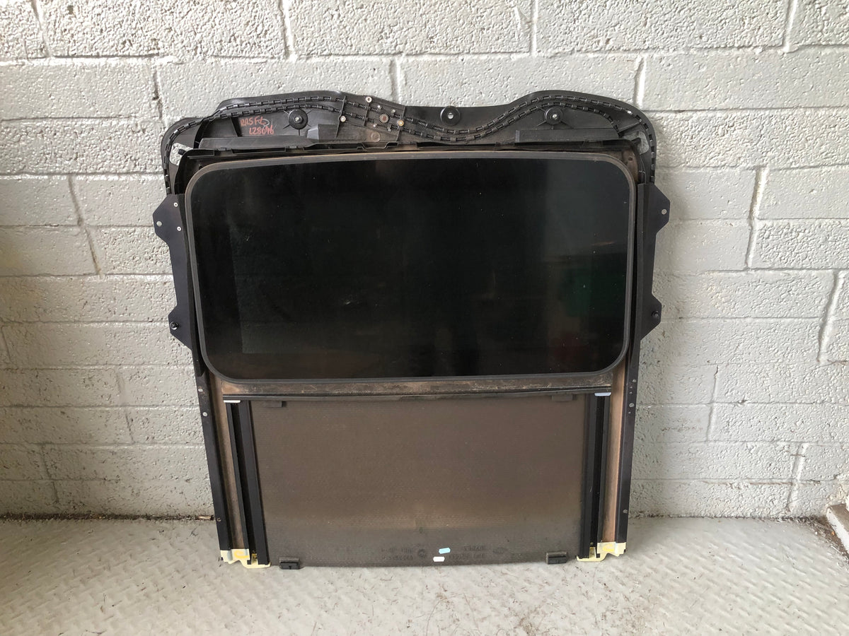 Range Rover Sport Sunroof Complete with Motor and Blind L320 2010 to 2013 L28096