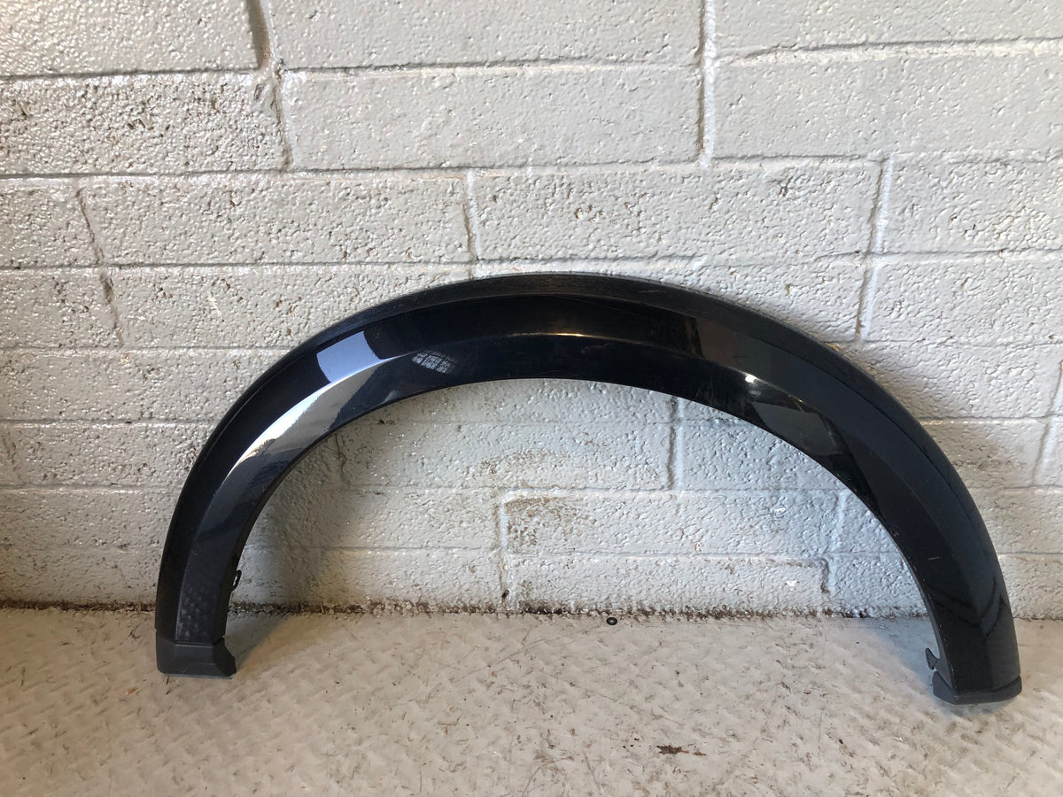 Discovery 4 Wheel Arch Trim Front Off Side Sumatra Black Land Rover L319