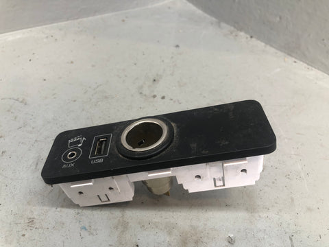 Jaguar XF Aux USB 12v Port CPLA-19C166-CB X250 2008 to 2015