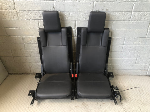 Discovery 3 Seats Leather Electric x 7 Land Rover in Black 2004 to 2009 J12086