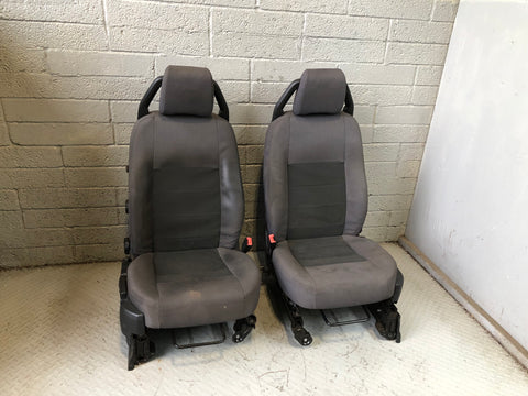 Discovery 3 Front Seats Pair Cloth Grey Manual Land Rover 2004 to 2009 L03096