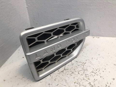 Discovery 4 Wing Vent Grille Off Side Right in Silver Land Rover 2009 to 2013