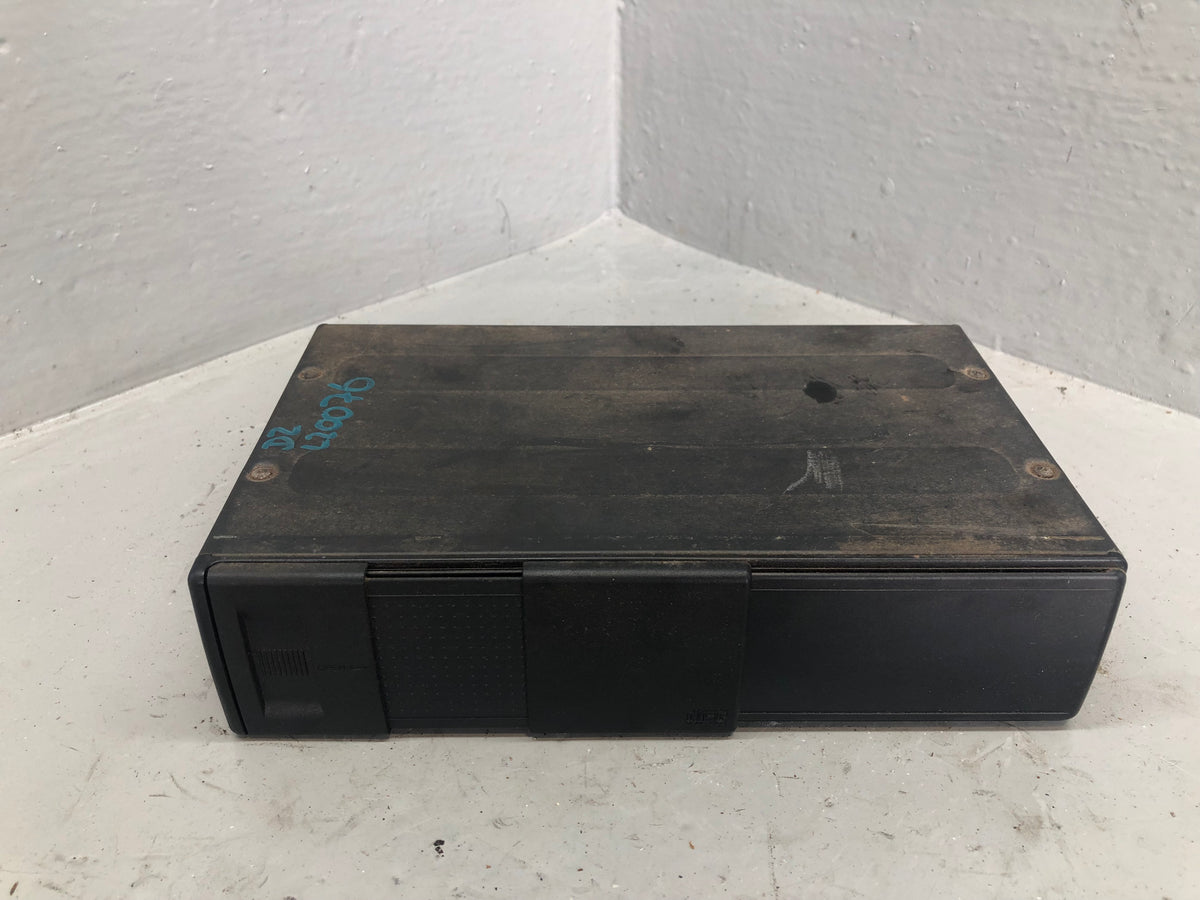 Discovery 2 Multi CD Changer Alpine Magazine XQE100240 1998 to 2004 Land Rover