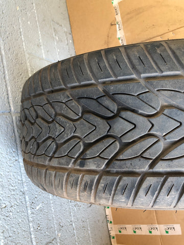 Aurogrip Grib900 Part Worn Tyre 275 40 20 7mm Tread 275 40R 20 D13106A