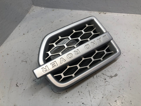 Discovery 4 Wing Vent Grille Off Side Right in Silver Land Rover 2009 to 2013