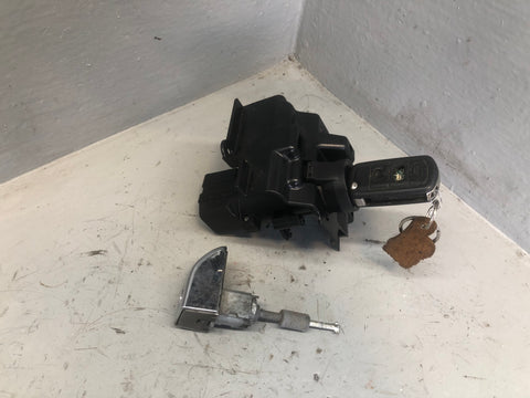 Range Rover L322 Ignition Barrel with Key Lock Set 3.6 TDV8 2006 to 2009 D01076