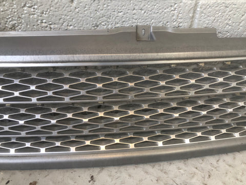Range Rover L322 Grille Front Facelift Grey Land Rover 2006 to 2010 D01076