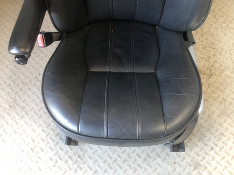 Range Rover L322 Leather Seats Black Heated Facelift 2006 to 2009 D01076