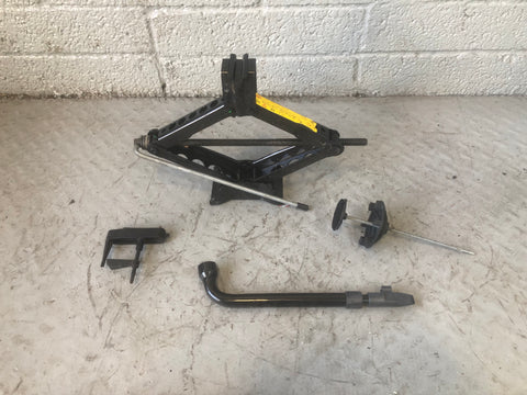 Freelander 2 Scissor Jack with Handle in Housing Brace Land Rover J07076