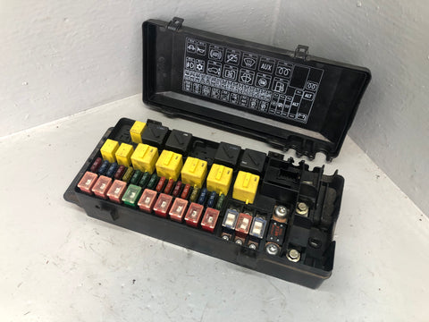 Discovery 2 Fuse Box and Cover Engine Bay 2.5 TD5 Land Rover L20076