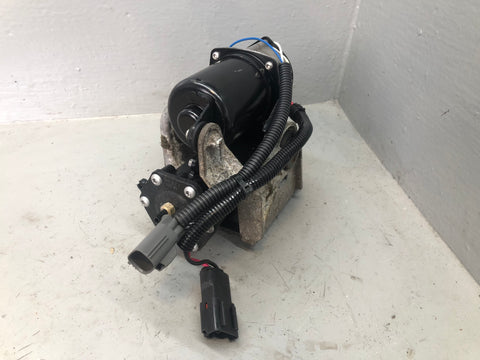 Discovery 3 Air Suspension Compressor Hitachi Land Rover 2004 to 2009 J17076