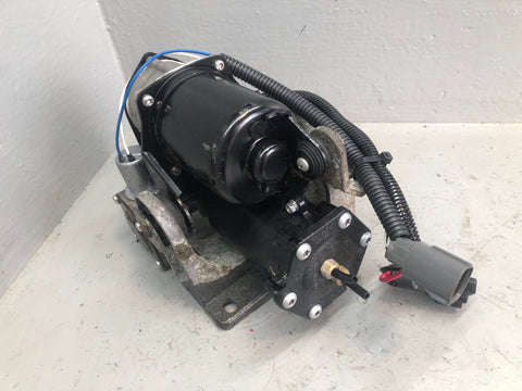 Discovery 3 Air Suspension Compressor Hitachi Land Rover 2004 to 2009 J17076