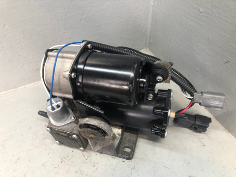 Discovery 3 Air Suspension Compressor Hitachi Land Rover 2004 to 2009 J17076