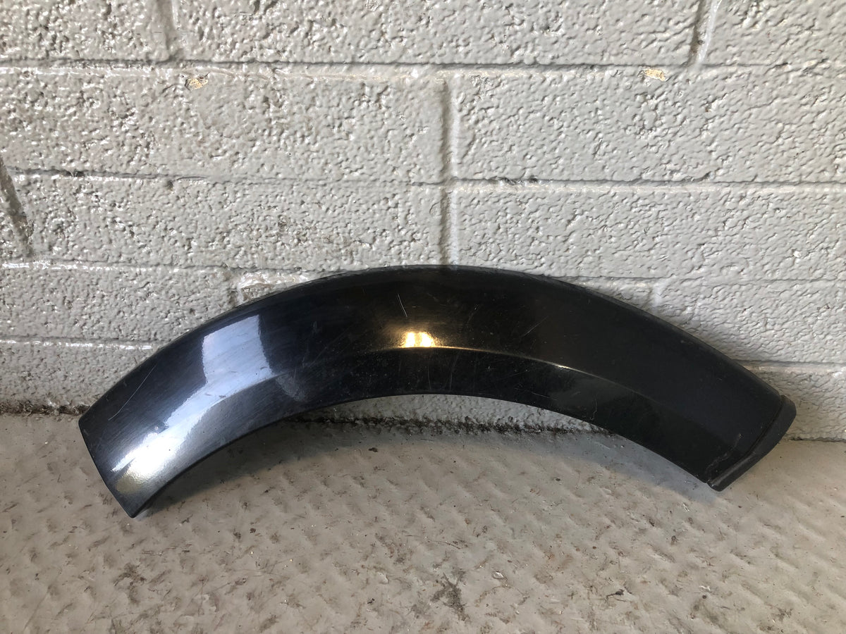 Discovery 4 Wheel Arch Trim Rear Quarter Left Santorini Black Land Rover D13086