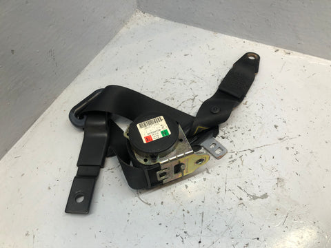 Discovery 2 Seat Belt Near Side Rear Middle Row Black Land Rover 1998 to 2004