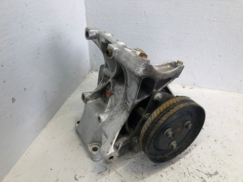 Discovery 2 Power Steering Water Pump Mount TD5 Land Rover 1998 to 2004
