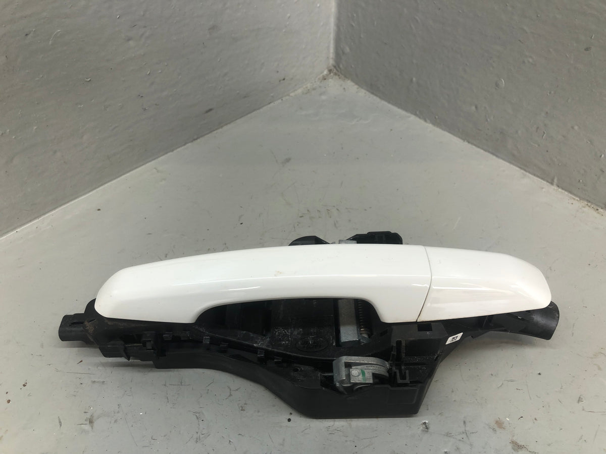 Discovery Sport Door Handle Exterior Near Side Front Fuji White Land Rover
