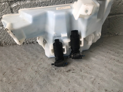 Range Rover Evoque Windscreen Washer Bottle Tank with 2 Pumps L538 2011 to 2015