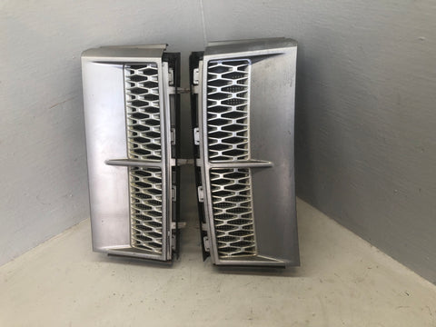Range Rover L322 Wing Side Grilles Vents Supercharged 2002 to 2009 D01076