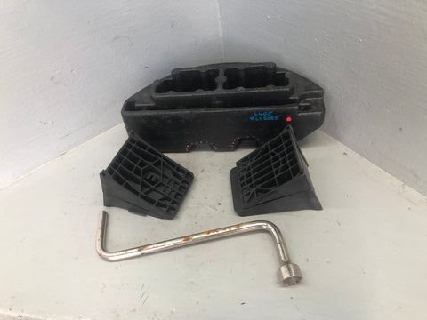 Range Rover L405 Tool Kit Foam Surround CPLA 17B043 AC 2013 to 2017 L18085