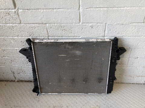 Discovery 3 Radiator Engine Cooling Manual 2.7 TDV6 Land Rover PCC500102