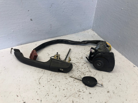 Discovery 2 Ignition Barrel Key and Door Handle Land Rover 1998 to 2004 L14106