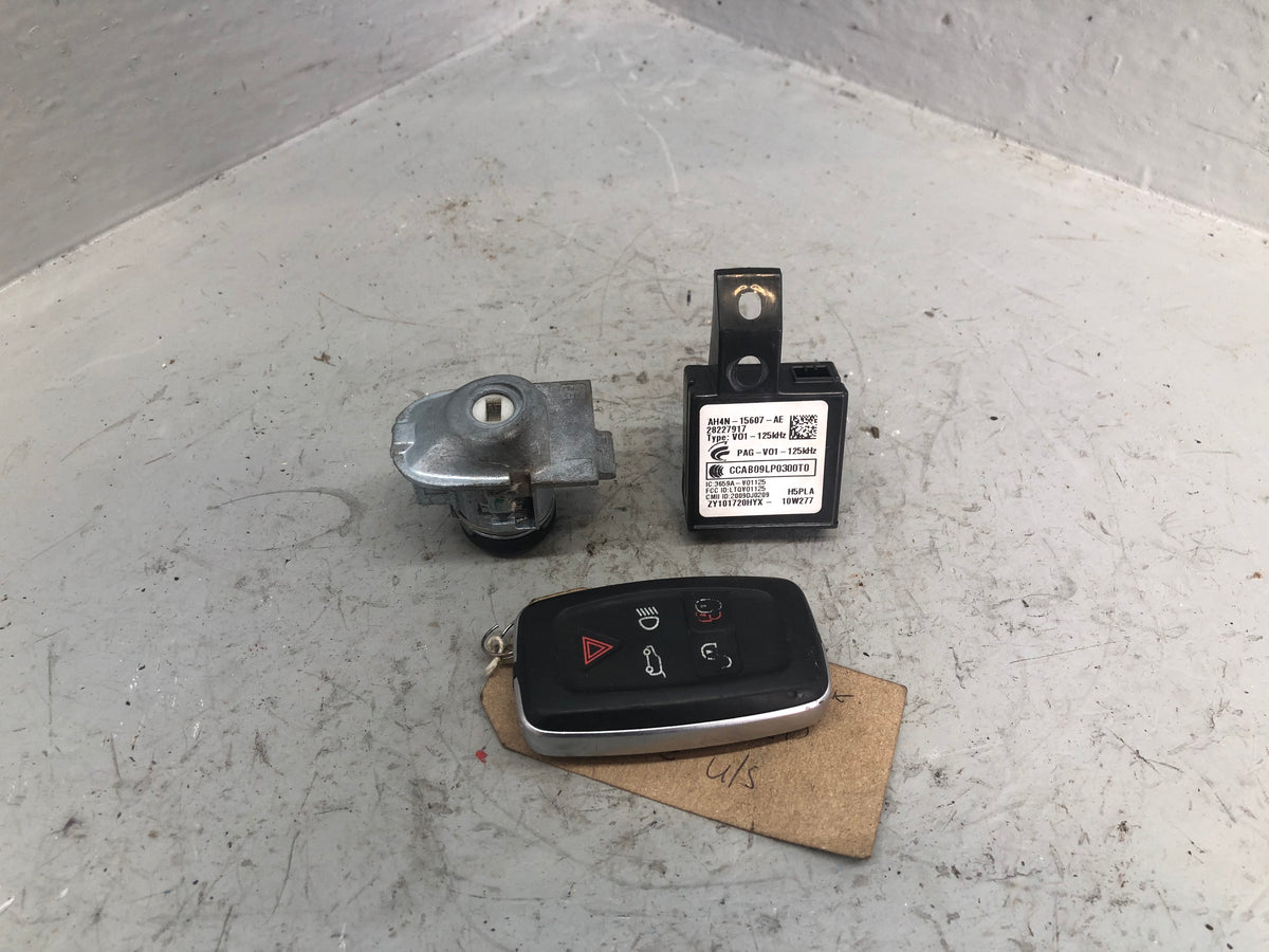 Discovery 4 Key Remote and Blade with Door Lock Land Rover 2009 to 2014 D13086