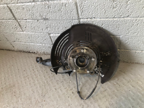 Discovery 4 Hub Off Side Front with ABS Sensor Land Rover 2009 to 2016 J18066