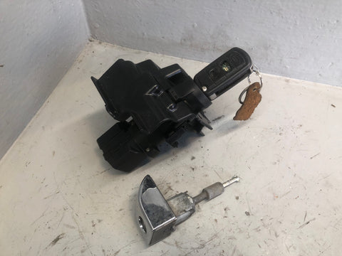 Range Rover L322 Ignition Barrel with Key Lock Set 3.6 TDV8 2006 to 2009 D01076