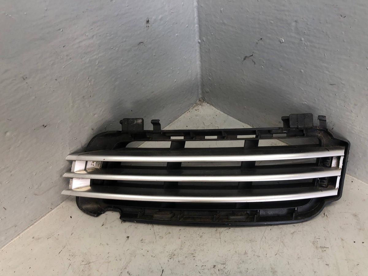 Range Rover L405 Bumper Grille Lower Left CK52 17F909 AA 2013 to 2017