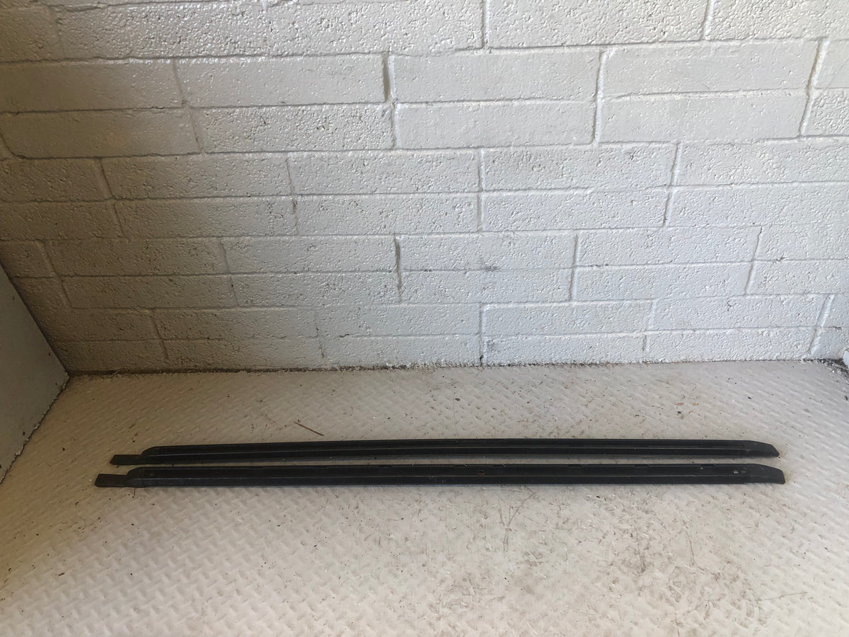 Discovery 4 Roof Rails Three Quarter Length Roof Bars Land Rover K18066