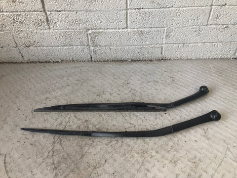Range Rover L322 Front Windscreen Wiper Arms Pair 2010 to 2013 L29076