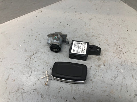 Discovery 4 Key Remote and Blade with Door Lock Land Rover 2009 to 2014 D27056