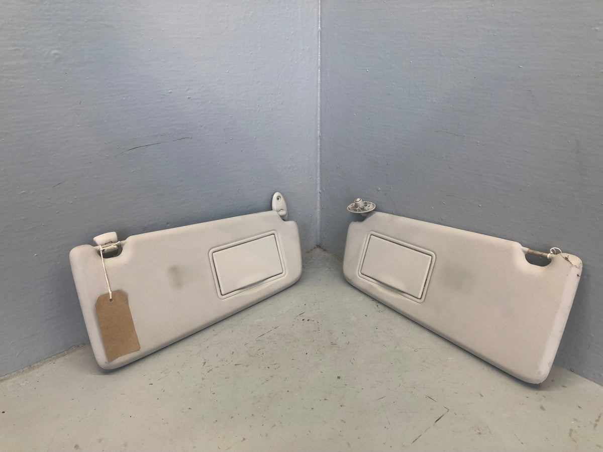 Freelander 2 Sun Visors with Mirrors Front Pair Land Rover 2006 to 2011 J07076