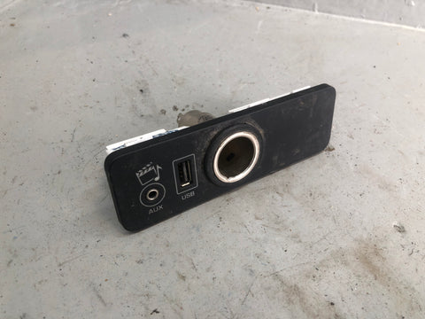Jaguar XF Aux USB 12v Port CPLA-19C166-CB X250 2008 to 2015